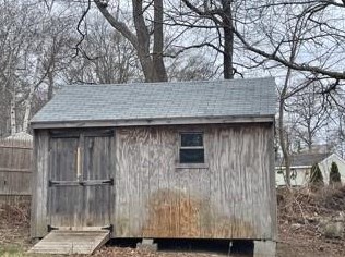 60 Willow St, Tiverton, RI 02878-2334