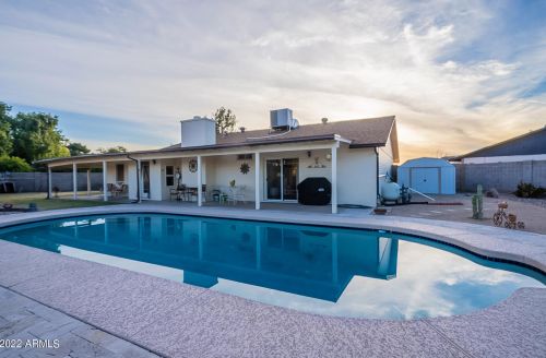 12421 44th Dr, Glendale, AZ 85304-2305
