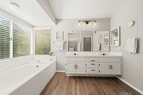 22114 Pamplico Dr, Santa Clarita CA  91350-2186 exterior