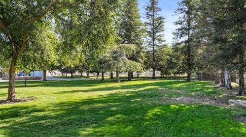 1812 Golf Rd, Turlock CA  95380-9746 exterior