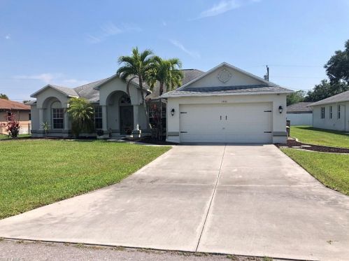 1402 2nd St, Cape Coral, FL 33909-2665