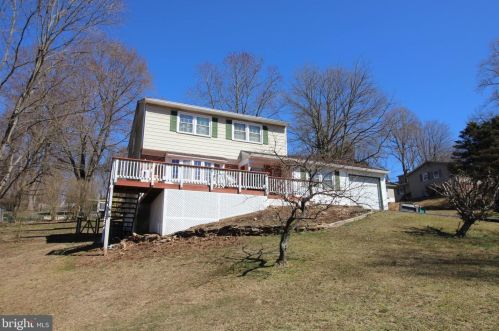 1 Waxwing Ct, Wilmington, DE 19808-1626