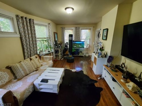 190 16th St, East Orange, NJ 07018-3918