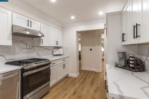 54 Reed St, San Jose CA  95110-2846 exterior
