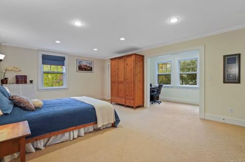 533 Highbrook Ave, New Rochelle NY  10803-2227 exterior