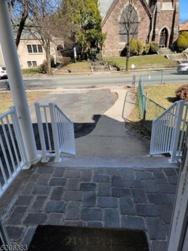 281 Dodd St, East Orange NJ  07017-1710 exterior