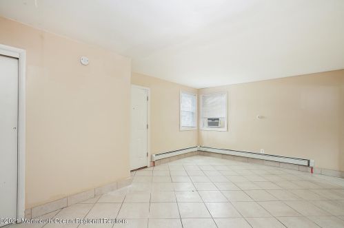 250 Hancock Ave, Pelican Island NJ  08751-2043 exterior