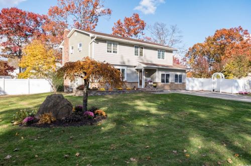 7 White Birch Dr, South Setauket, NY 11720-3808