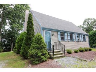16 Beach Park Rd, Clinton, CT 06413-2704