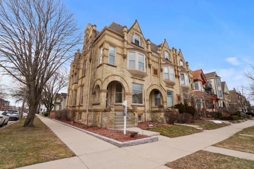 1501 Marshall St, Milwaukee, WI 53202-2029