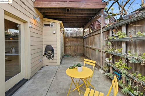 3214 Ettie St, Oakland CA  94608-4016 exterior