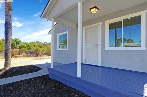 128 Poinsettia Ave, West Pittsburg, CA 94565-1624