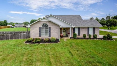 5532 Brandon Park Dr, Maryville, TN 37804-4673