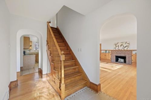 24 Purdy Ave, Marlborough, NY 12542-5221
