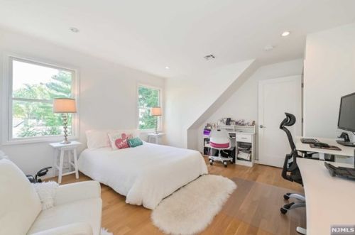 159 Forest Rd, Ridgewood NJ  07452-1914 exterior