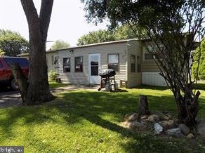 301 Wilson Dr, Fairless Hills, PA 19030-2004