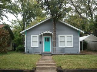 306 41st St, Austin TX  78751-4716 exterior