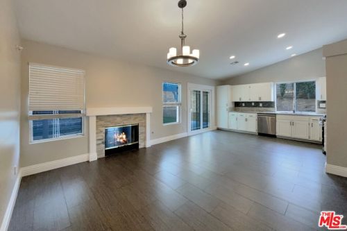 27769 Kristin Ln, Santa Clarita CA  91350-4325 exterior