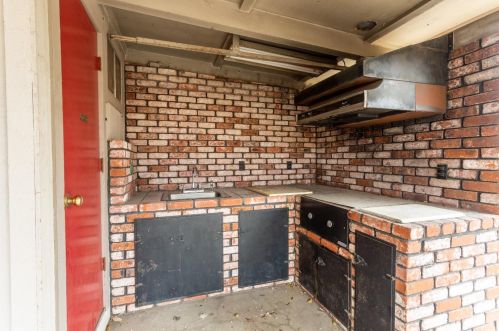 827 Grant Ave, Manteca CA  95336-3727 exterior