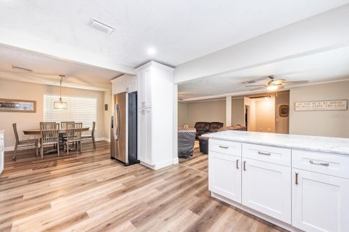 2406 Sunset Ln, Lutz FL  33549-8209 exterior