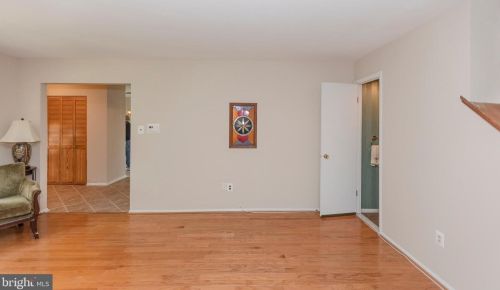 1151 Harbour Dr, Palmyra NJ 08065-2216 exterior