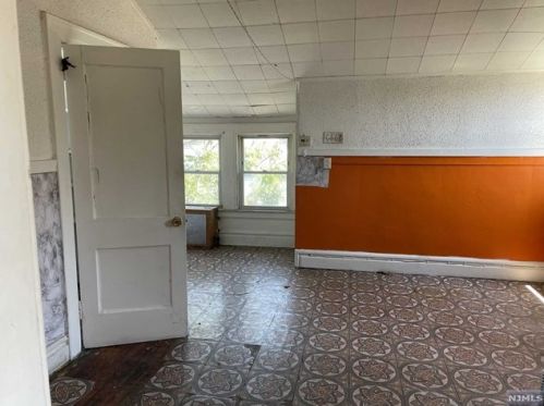 432 Stuyvesant Ave, Irvington NJ  07111-2046 exterior