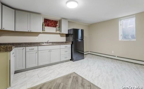 1597 Grundy Ave, Holbrook NY  11741-2108 exterior