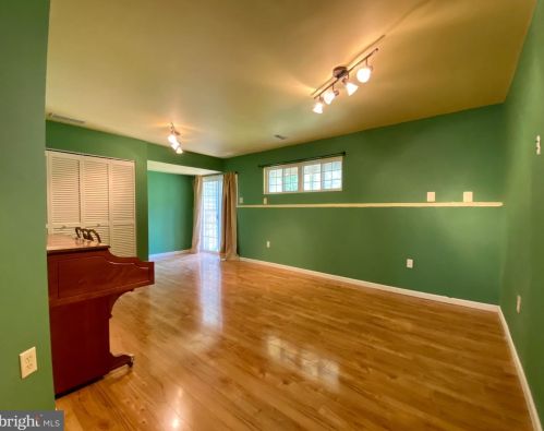 260 Northdown Dr, Dover DE 19904-9792 exterior