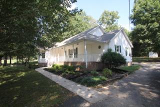 308 Hilltop Dr, Shelbyville, TN 37160-4808