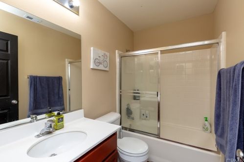 42008 Calabria Dr, Temecula CA  92591-5721 exterior