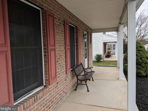 2207 Ferncroft Ave, Boothwyn, PA 19061-3818