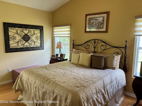 39 Riva Blvd, Bricktown NJ 08723-7983 exterior