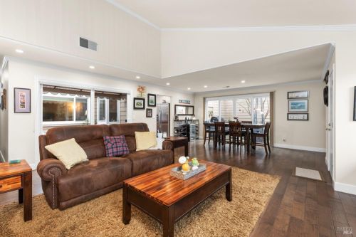 2225 Knolls Dr, Santa Rosa, CA 95405-8343