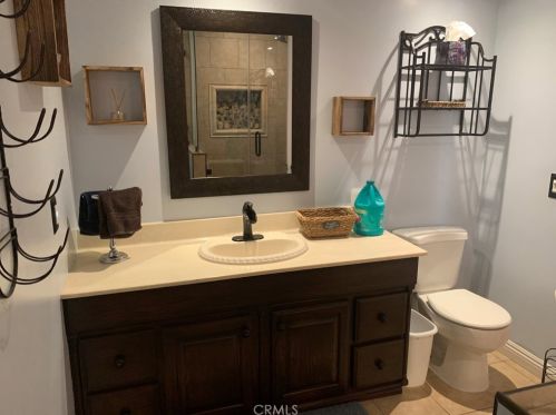 16705 Minter Ct, Santa Clarita CA  91387-3275 exterior