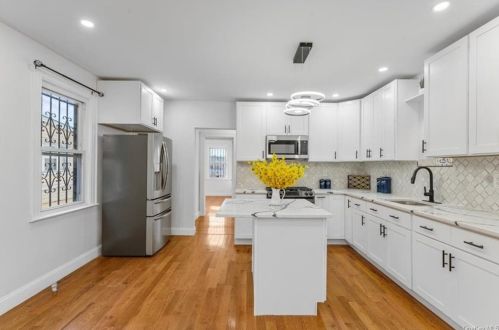 4753 Carpenter Ave, Bronx, NY 10470-1014