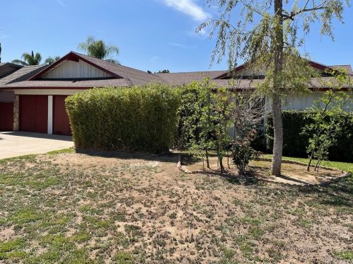 3355 Santa Cruz Dr, Riverside, CA 92507-4043