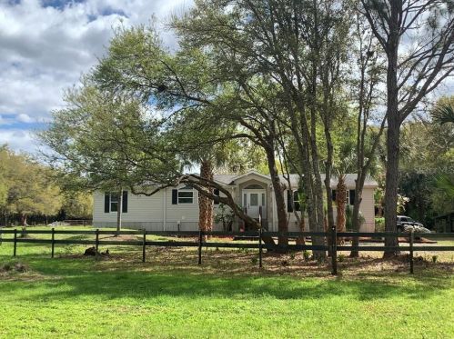 405 Elizabeth Ln, Osteen, FL 32764-9376