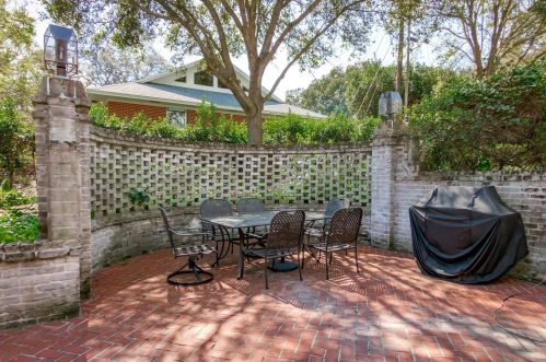 1050 Lake Hollingsworth Dr, Lakeland FL  33803-2267 exterior