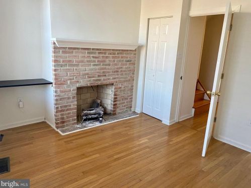 132 Christian St, Philadelphia PA  19147-4218 exterior