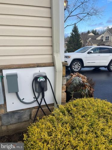 122 Shoal Creek Dr, Blue Bell PA  19422-3250 exterior