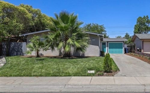 6577 Melrose Dr, North Highlands CA  95660-4378 exterior