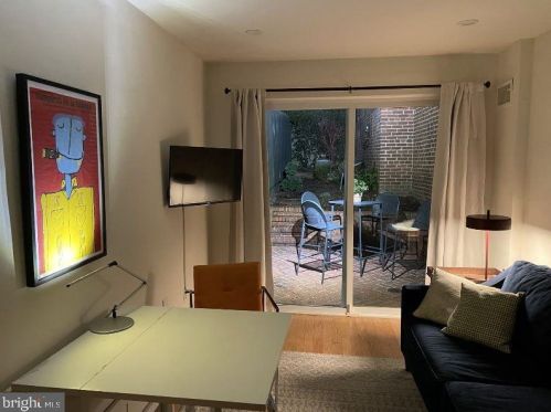 1574 33rd St, Washington DC  20007-2751 exterior