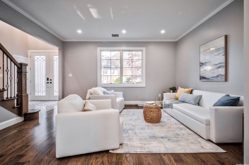 542 Linden St, Hempstead NY  11552-2649 exterior