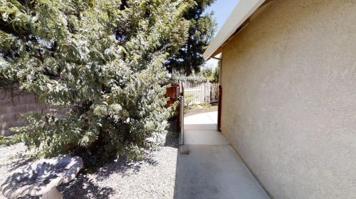 3960 Michelle Lynn Ct, Turlock CA  95382-8518 exterior