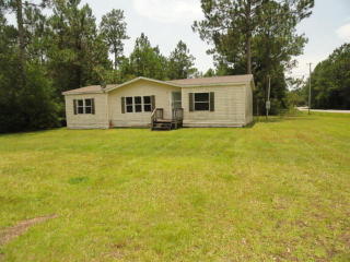 146 Memorial Ln, Freeport, FL 32439-6107