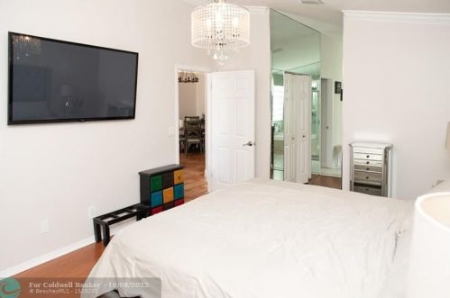 1903 180 Ter, Hollywood FL 33029-5173 exterior