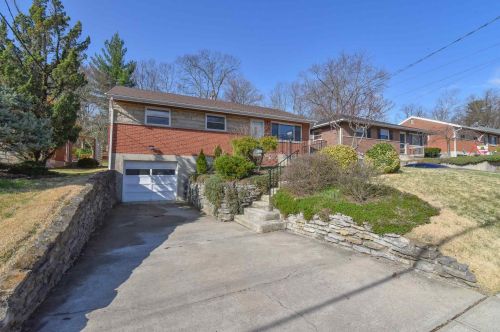 683 Maple Tree Ln, Covington, KY 41018-1107