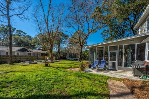 725 Chatter Rd, Mount Pleasant SC  29464-5116 exterior