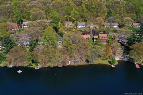130 Pinewood Trl, Bridgeport, CT 06611-3313
