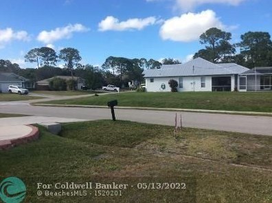 2662 Fairgreen Rd, Fort Pierce, FL 34987-2017